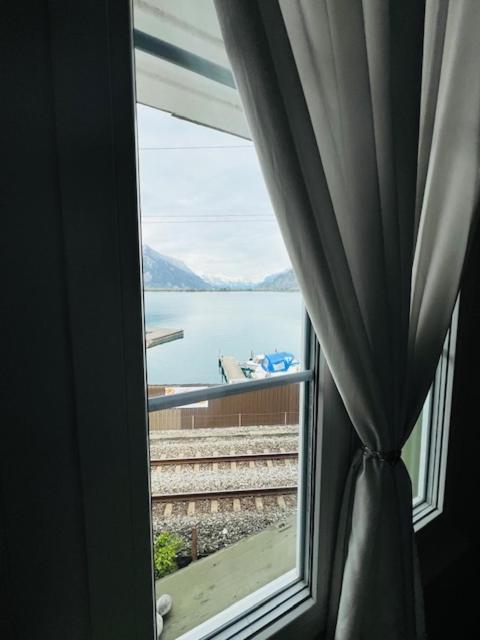 Au Bord Du Lac Därligen エクステリア 写真